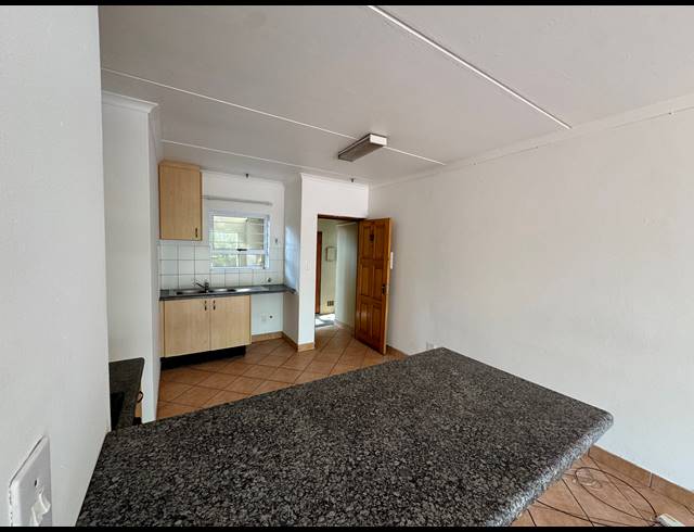 2 BEDROOM APARTMENT RENTED IN BRYANSTON